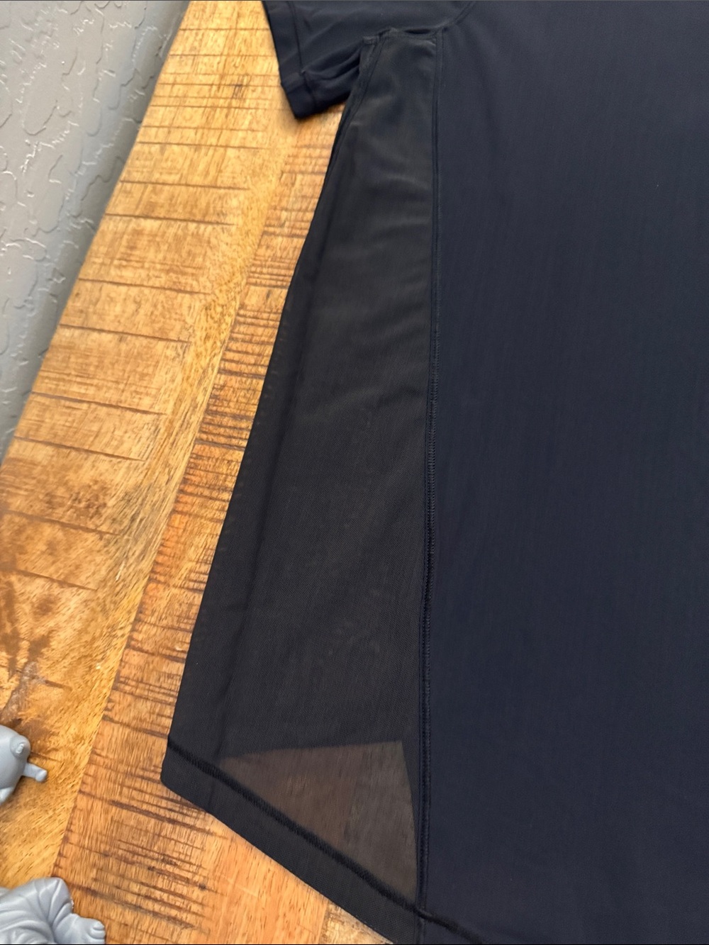 lululemon athletica Black Short Sleeve Performance Tee - Picture 5 of 6